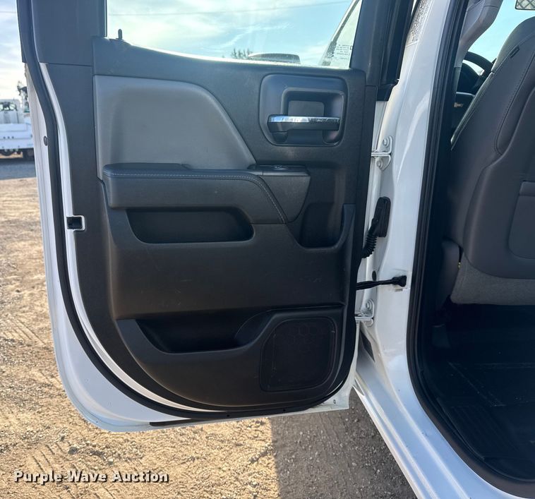 image for item EG2077 2015 Chevrolet Silverado 2500HD Ext. Cab pickup truck