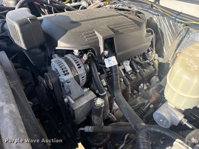 image for item EG2077 2015 Chevrolet Silverado 2500HD Ext. Cab pickup truck