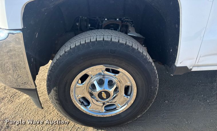 image for item EG2077 2015 Chevrolet Silverado 2500HD Ext. Cab pickup truck