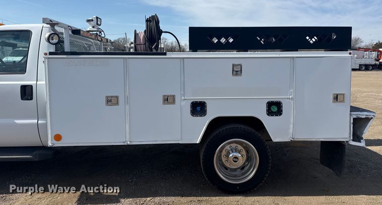 image for item EG2084 2012 Ford F-550 Super Duty utility / service truck