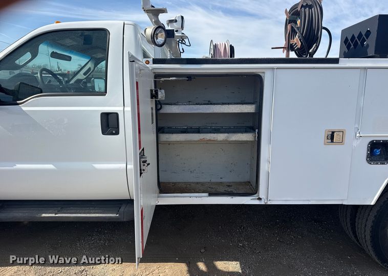 image for item EG2084 2012 Ford F-550 Super Duty utility / service truck