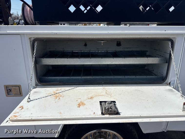 image for item EG2084 2012 Ford F-550 Super Duty utility / service truck