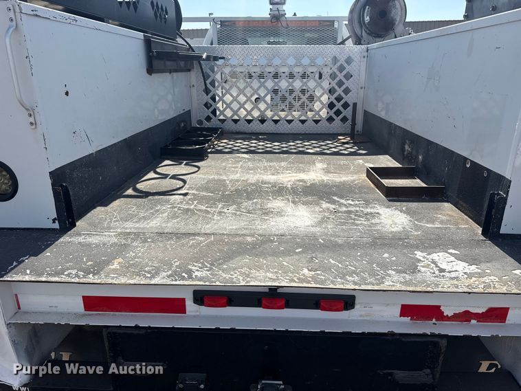 image for item EG2084 2012 Ford F-550 Super Duty utility / service truck