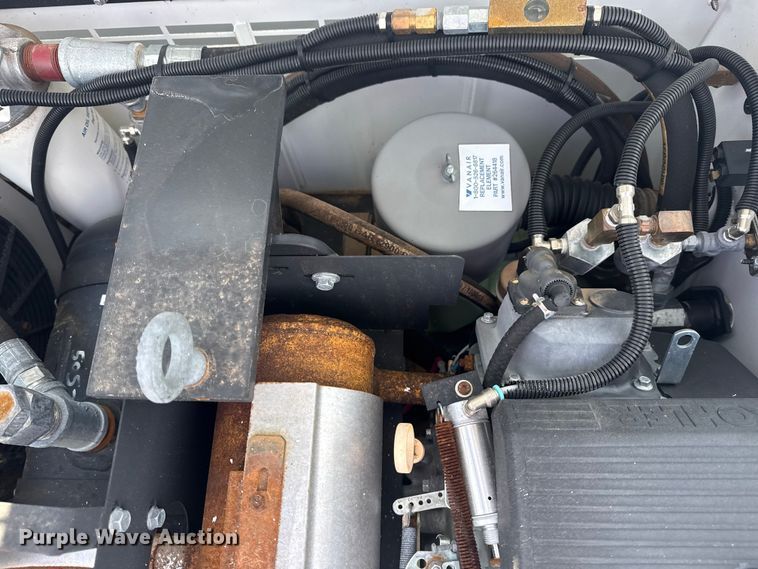 image for item EG2084 2012 Ford F-550 Super Duty utility / service truck