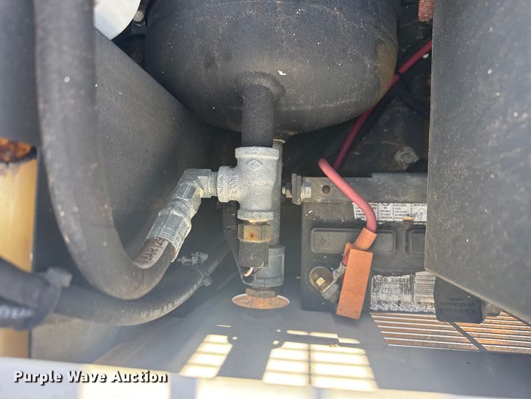 image for item EG2084 2012 Ford F-550 Super Duty utility / service truck