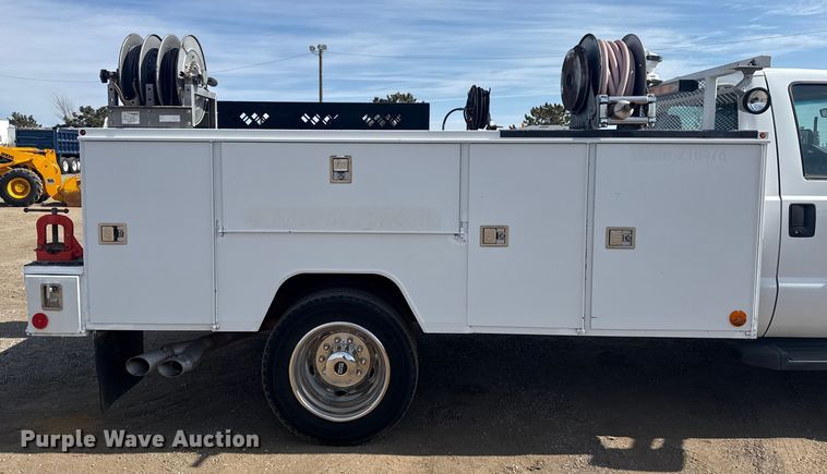 image for item EG2084 2012 Ford F-550 Super Duty utility / service truck