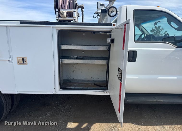 image for item EG2084 2012 Ford F-550 Super Duty utility / service truck