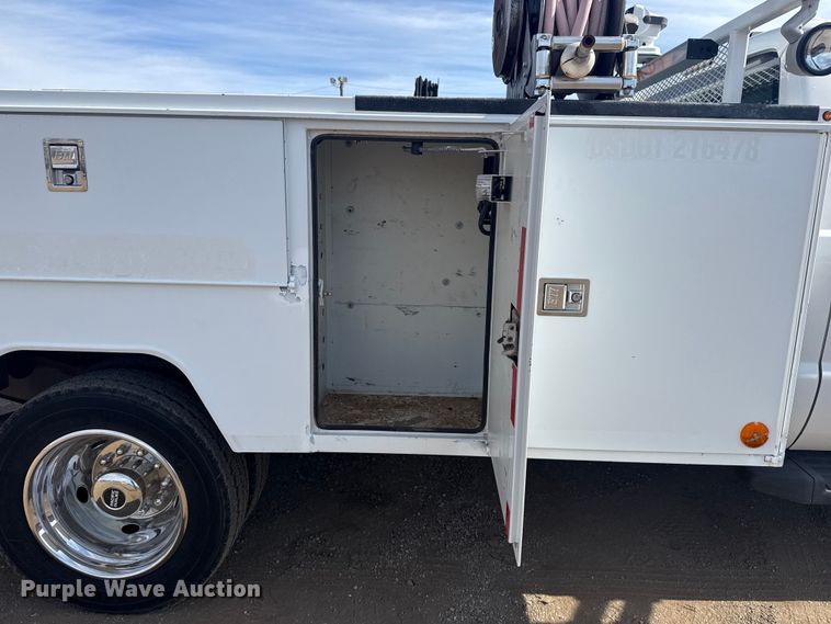 image for item EG2084 2012 Ford F-550 Super Duty utility / service truck