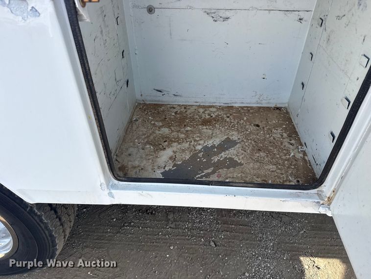 image for item EG2084 2012 Ford F-550 Super Duty utility / service truck