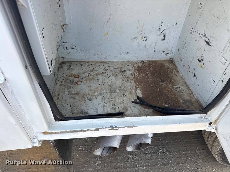 image for item EG2084 2012 Ford F-550 Super Duty utility / service truck