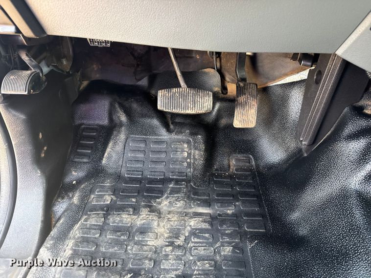 image for item EG2084 2012 Ford F-550 Super Duty utility / service truck