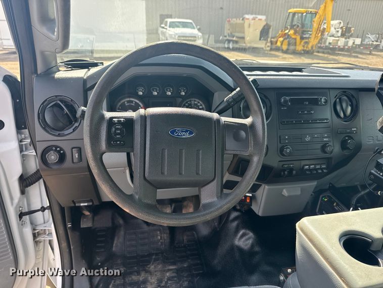 image for item EG2084 2012 Ford F-550 Super Duty utility / service truck