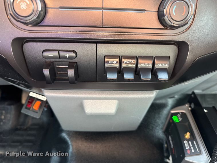 image for item EG2084 2012 Ford F-550 Super Duty utility / service truck