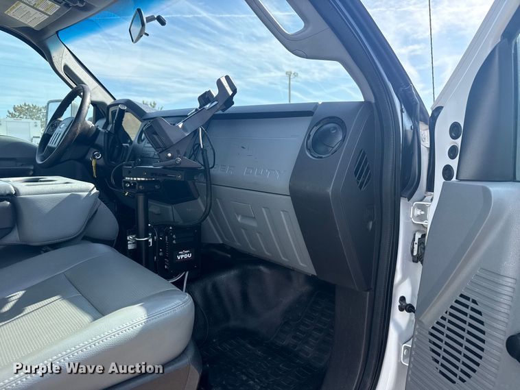 image for item EG2084 2012 Ford F-550 Super Duty utility / service truck