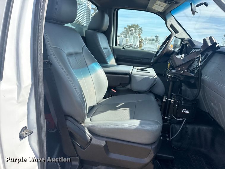 image for item EG2084 2012 Ford F-550 Super Duty utility / service truck