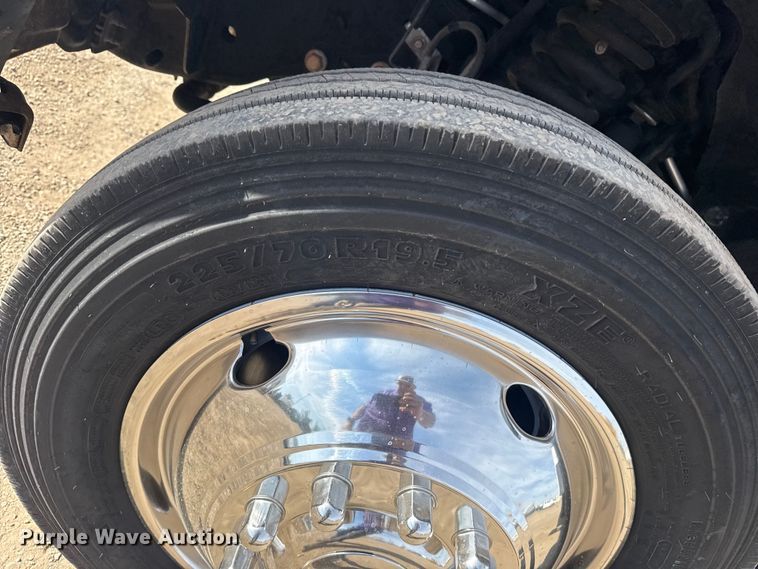 image for item EG2084 2012 Ford F-550 Super Duty utility / service truck