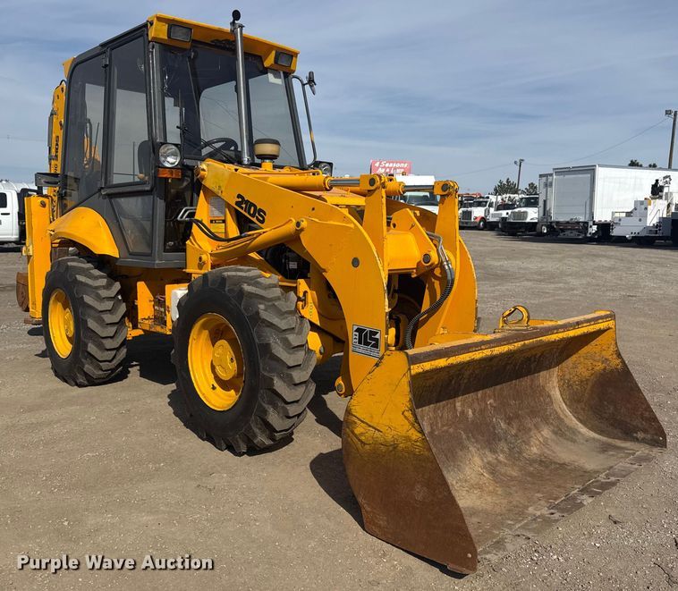 image for item EG2085 1995 JCB 210S backhoe