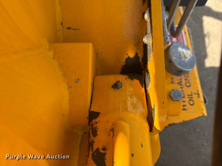 image for item EG2085 1995 JCB 210S backhoe