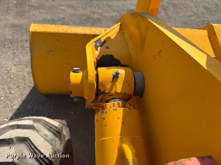 image for item EG2085 1995 JCB 210S backhoe