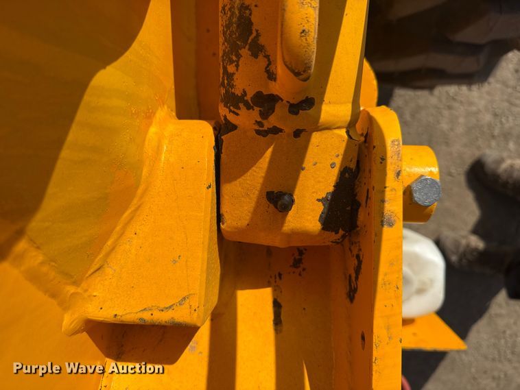 image for item EG2085 1995 JCB 210S backhoe