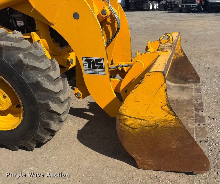 image for item EG2085 1995 JCB 210S backhoe