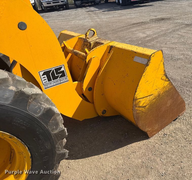image for item EG2085 1995 JCB 210S backhoe