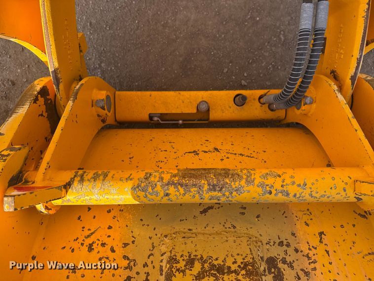image for item EG2085 1995 JCB 210S backhoe