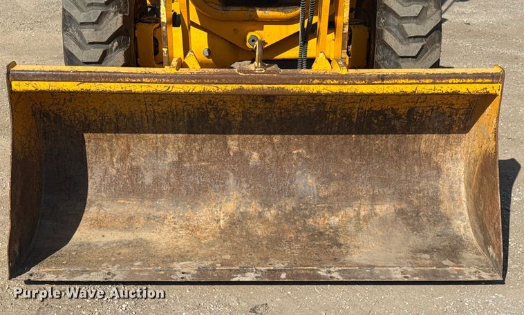 image for item EG2085 1995 JCB 210S backhoe