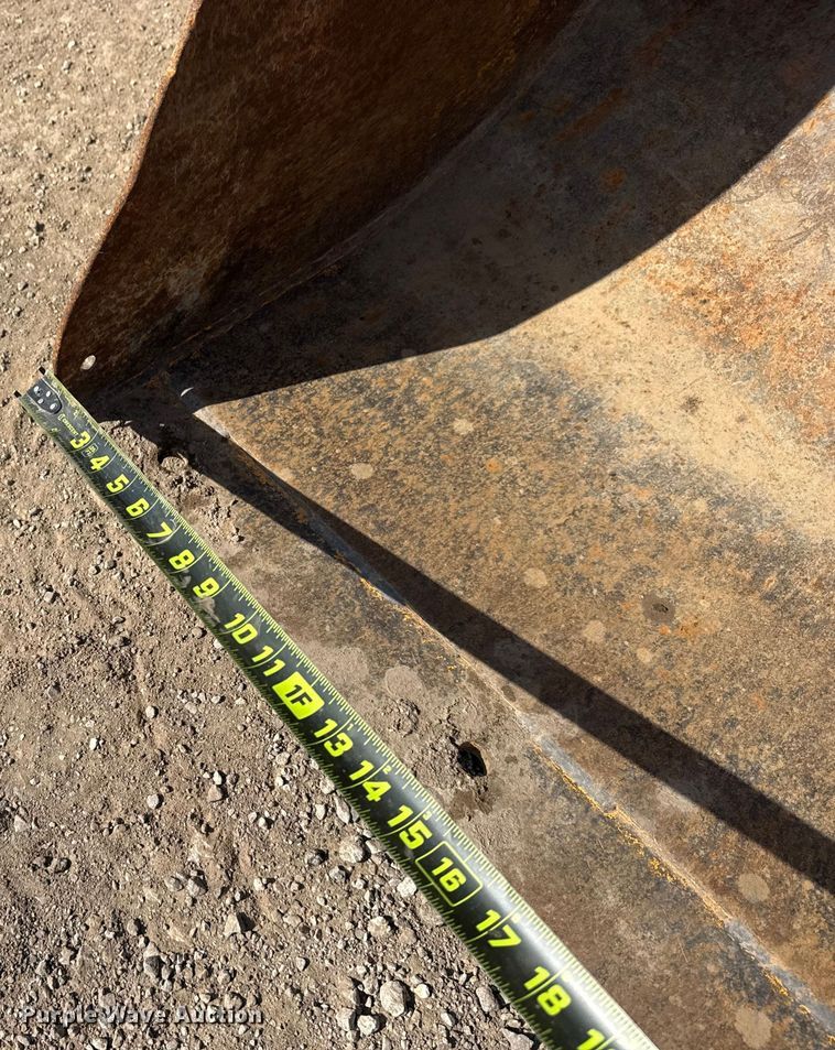 image for item EG2085 1995 JCB 210S backhoe