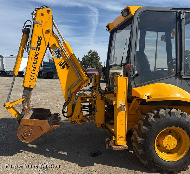 image for item EG2085 1995 JCB 210S backhoe