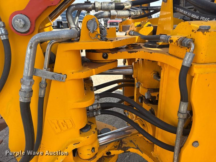 image for item EG2085 1995 JCB 210S backhoe