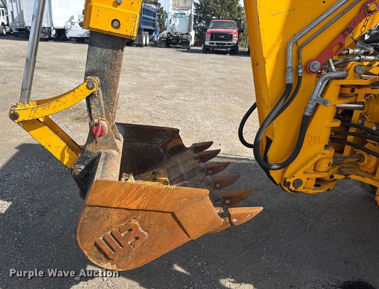 image for item EG2085 1995 JCB 210S backhoe