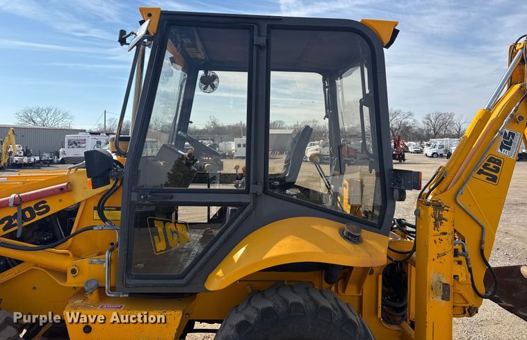 image for item EG2085 1995 JCB 210S backhoe