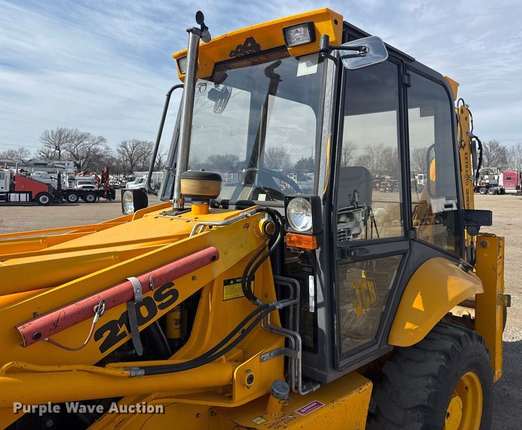 image for item EG2085 1995 JCB 210S backhoe