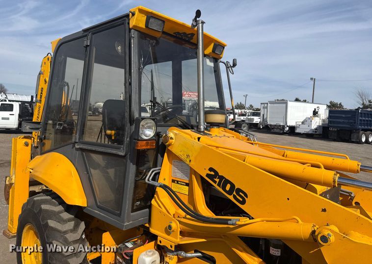 image for item EG2085 1995 JCB 210S backhoe