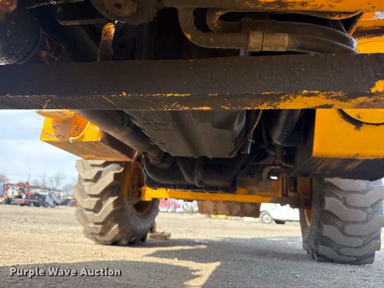 image for item EG2085 1995 JCB 210S backhoe