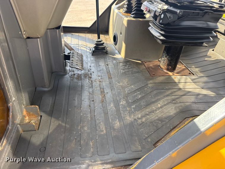 image for item EG2085 1995 JCB 210S backhoe