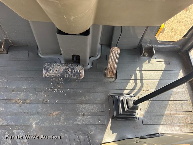 image for item EG2085 1995 JCB 210S backhoe