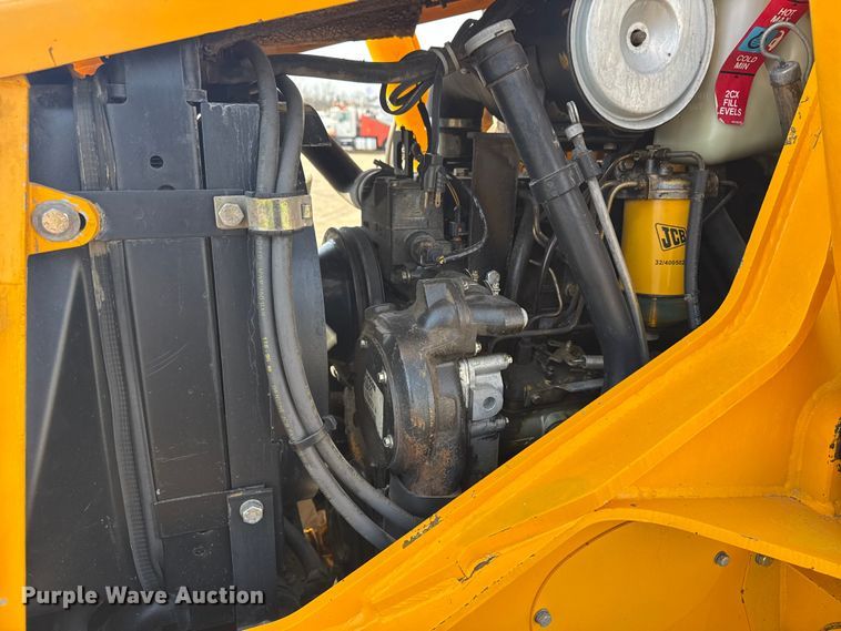 image for item EG2085 1995 JCB 210S backhoe