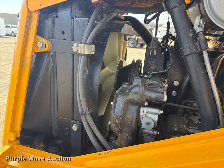 image for item EG2085 1995 JCB 210S backhoe