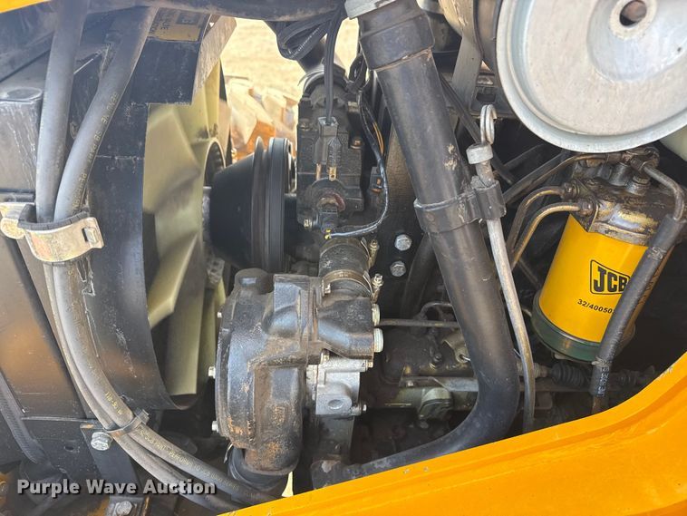 image for item EG2085 1995 JCB 210S backhoe