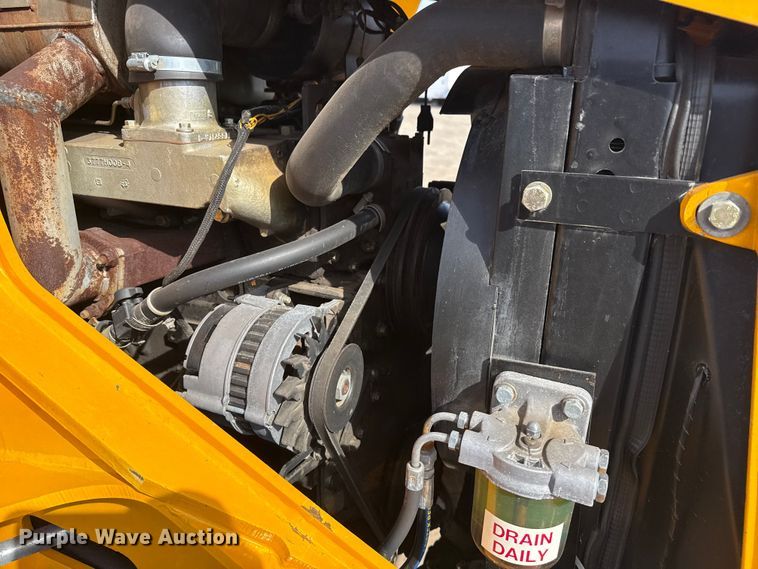 image for item EG2085 1995 JCB 210S backhoe