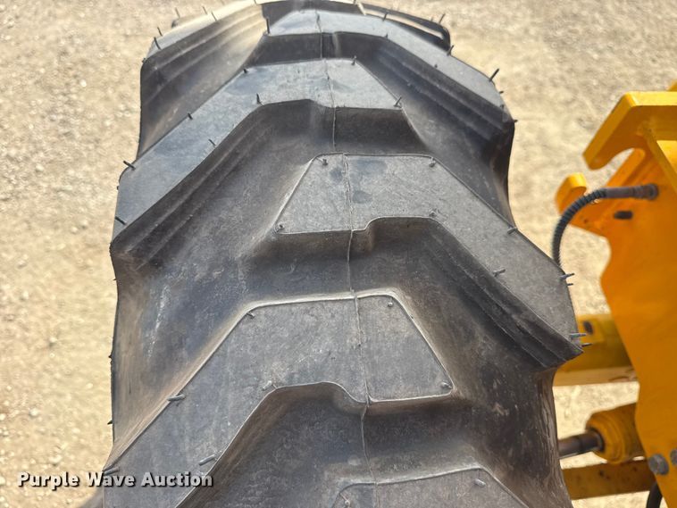 image for item EG2085 1995 JCB 210S backhoe