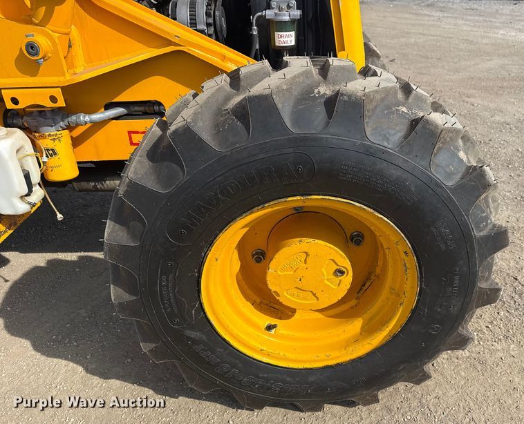 image for item EG2085 1995 JCB 210S backhoe