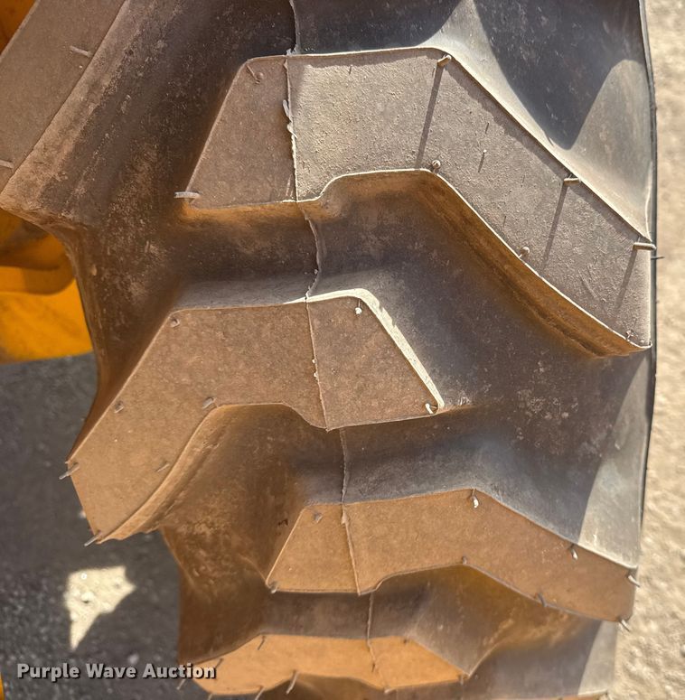 image for item EG2085 1995 JCB 210S backhoe