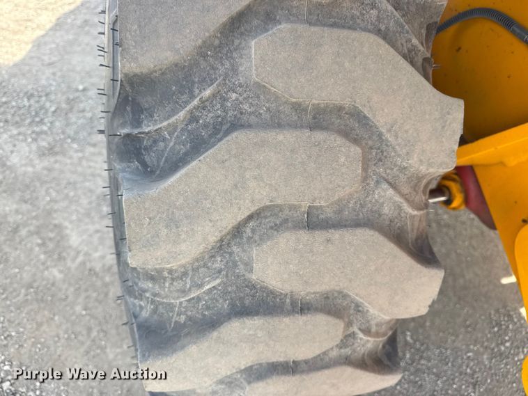 image for item EG2085 1995 JCB 210S backhoe