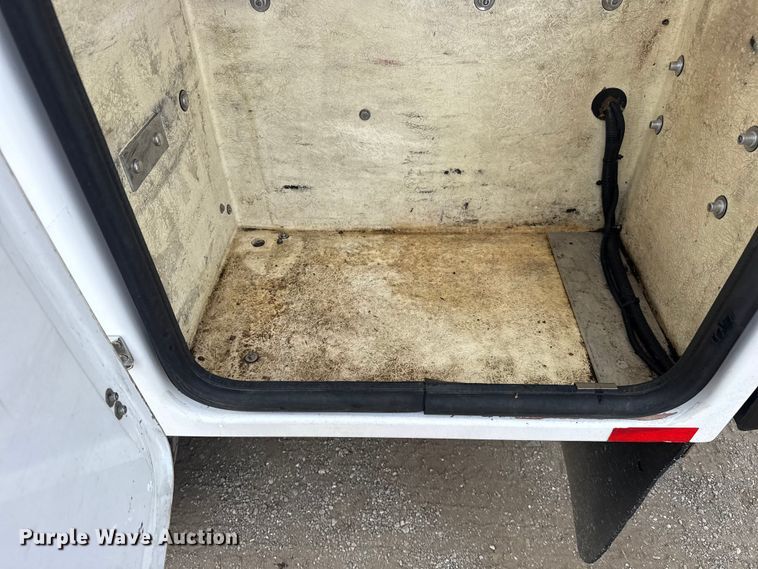 image for item EG2087 2012 Ford F450 Super Duty XL bucket truck