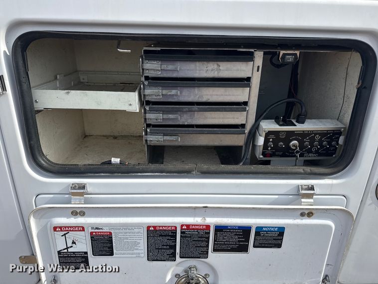 image for item EG2087 2012 Ford F450 Super Duty XL bucket truck