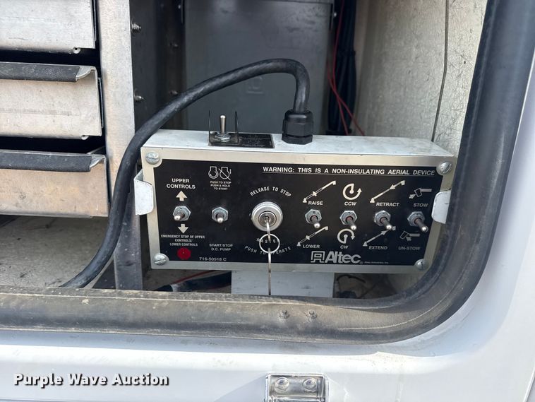 image for item EG2087 2012 Ford F450 Super Duty XL bucket truck