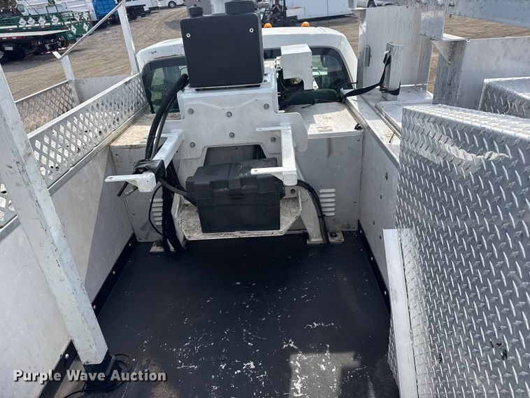 image for item EG2087 2012 Ford F450 Super Duty XL bucket truck